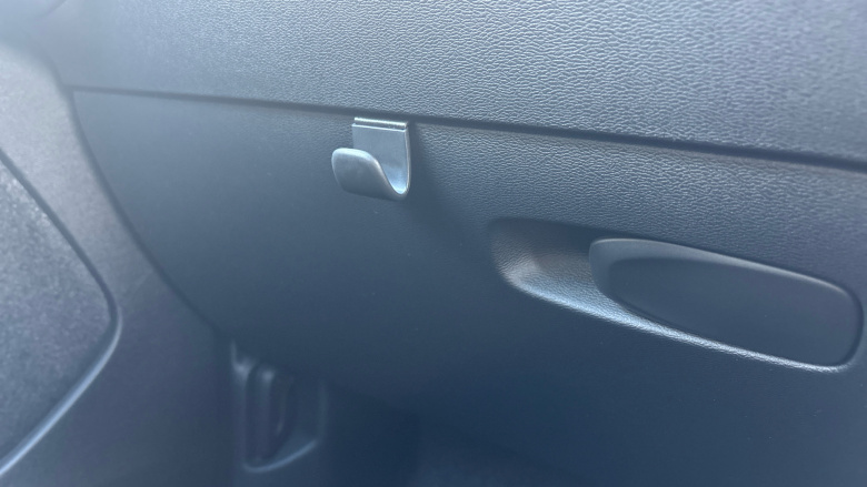 Volvo XC40 2.0 B4P Plus Dark 5dr Auto Petrol Estate